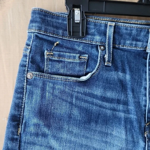 Mossimo High Rise Power Stretch Shorts - Size 8 - Picture 2 of 9